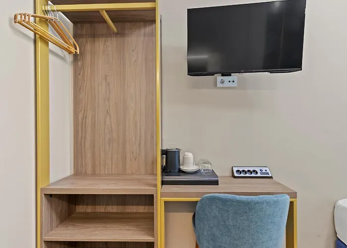 Odeon Near Nestroyplatz With Self Check-in & Private External Bathroom Готель Відень
