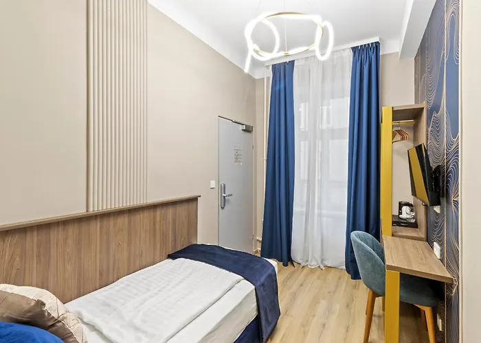 Odeon Near Nestroyplatz With Self Check-in & Private External Bathroom * Відень