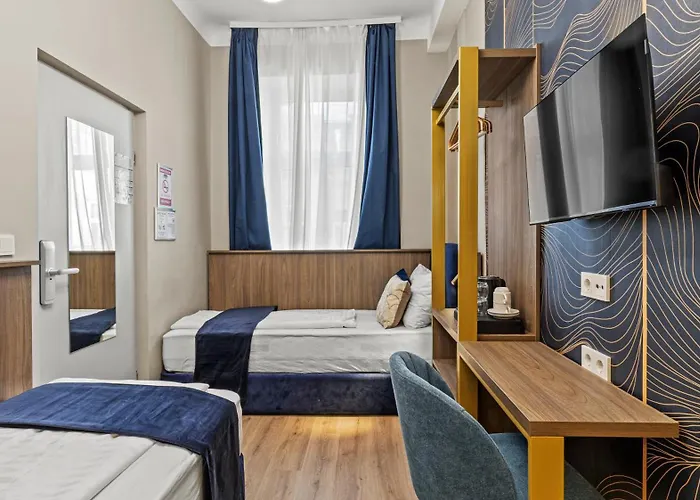 Odeon Near Nestroyplatz With Self Check-in & Private External Bathroom * Відень